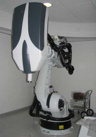 Photo of robotic linear accelerator used in radiosurgery